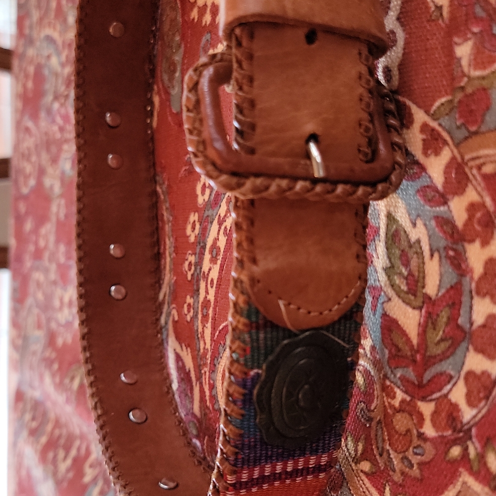 Guatemala Concho leather and fabric belt. Medium